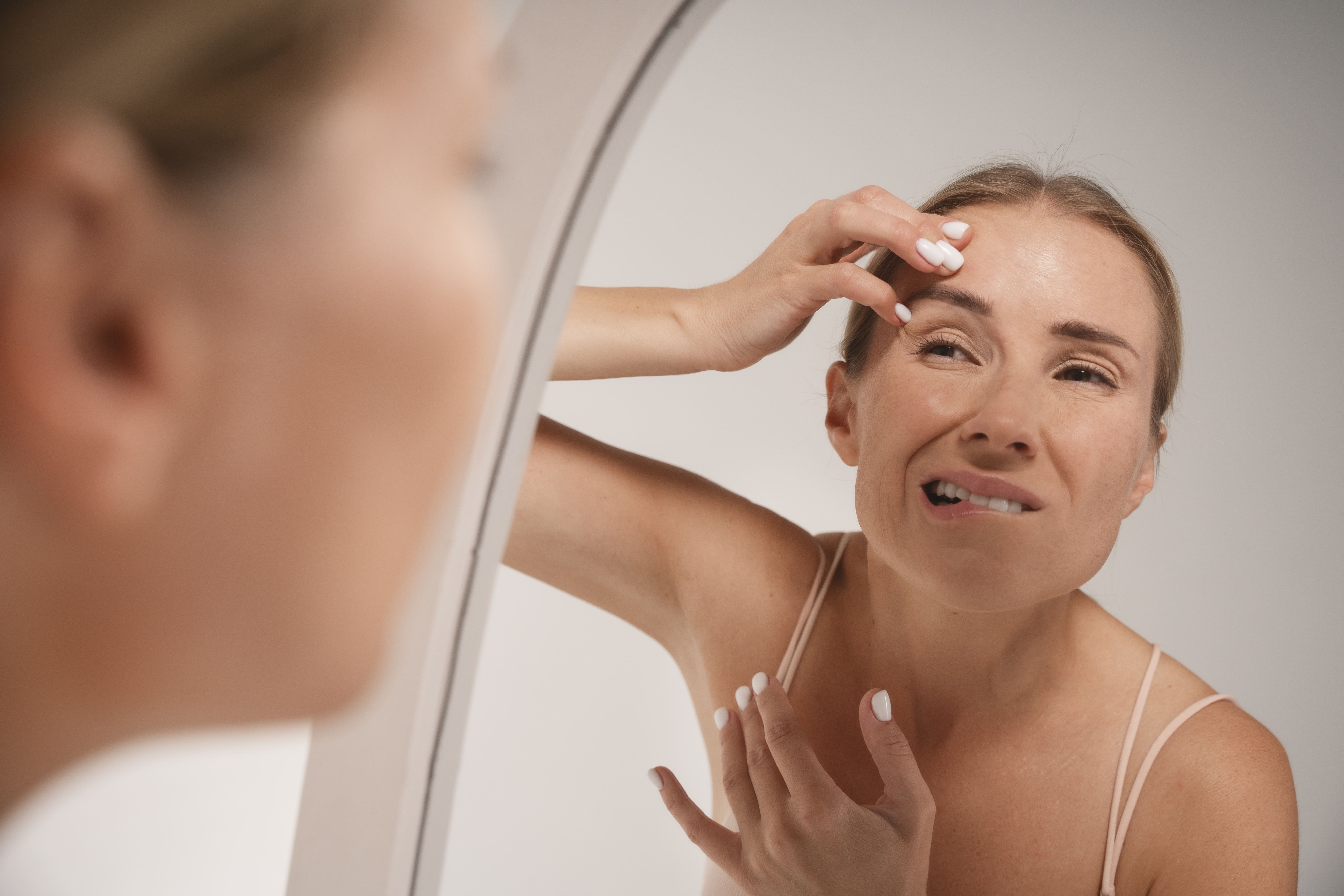woman-preparing-cosmetic-surgery (1).jpg